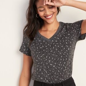 Grey leopard tee